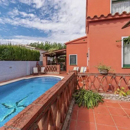 Cozy With Pool In St Pere Pescador